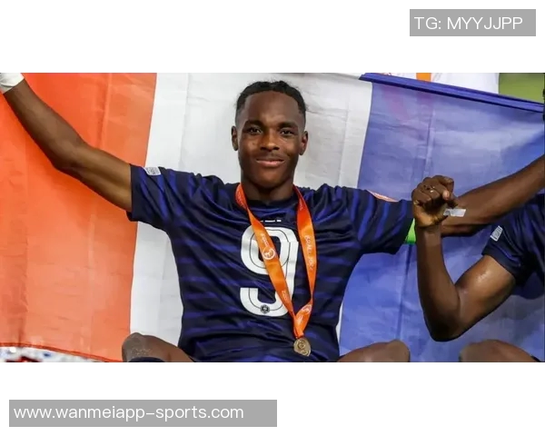 德媒报道迈阿密求购18岁玻利维亚天才球员法兰克福紧随其后关注动态 德媒报道迈阿密求购18岁玻利维亚天才球员法兰克福紧随其后关注动态