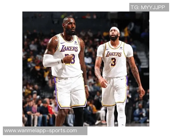 浓眉出战24分钟表现平平12分4板1助正负值惨淡24